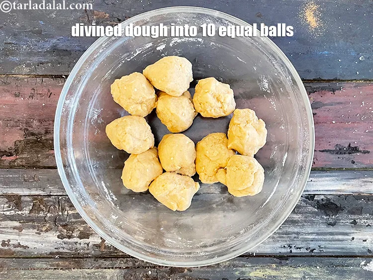 स्टेप 16 – <strong>तिल गुड़ की रोटी रेसिपी&nbsp;|&nbsp;गुड़ और तिल की रोटी&nbsp;|&nbsp;हेल्दी गुड़ …