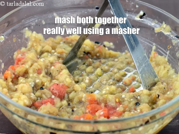 Step 15 – Mash both together really well using a masher. Keep aside.&nbsp;