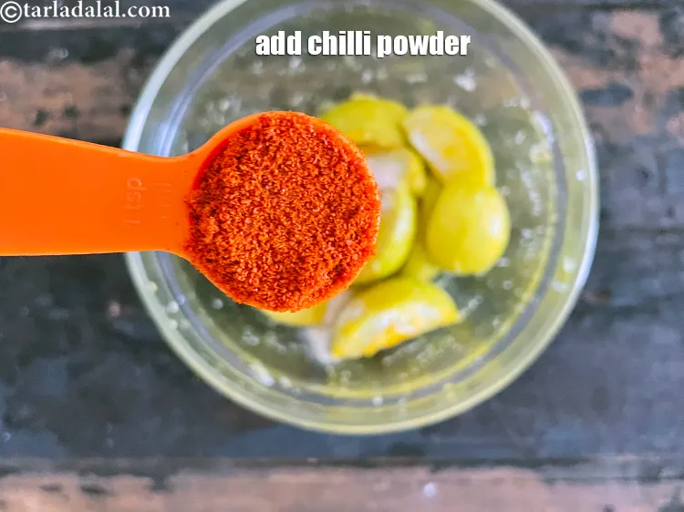 Step 16 – Add&nbsp;<meta charset="UTF-8" />1 tsp&nbsp;<a href="glossary-chilli-powder-red-chilli-powder-339i">chilli powder</a>.