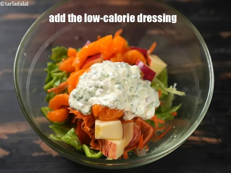 स्टेप 16 – लो कॅलरी थाउसन्ड आइलेन्ड ड्रेसिंग&nbsp;डालें।