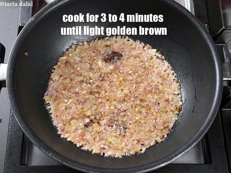 Step 20 – Cook on medium flame for 3 to 4 minutes until light golden brown.