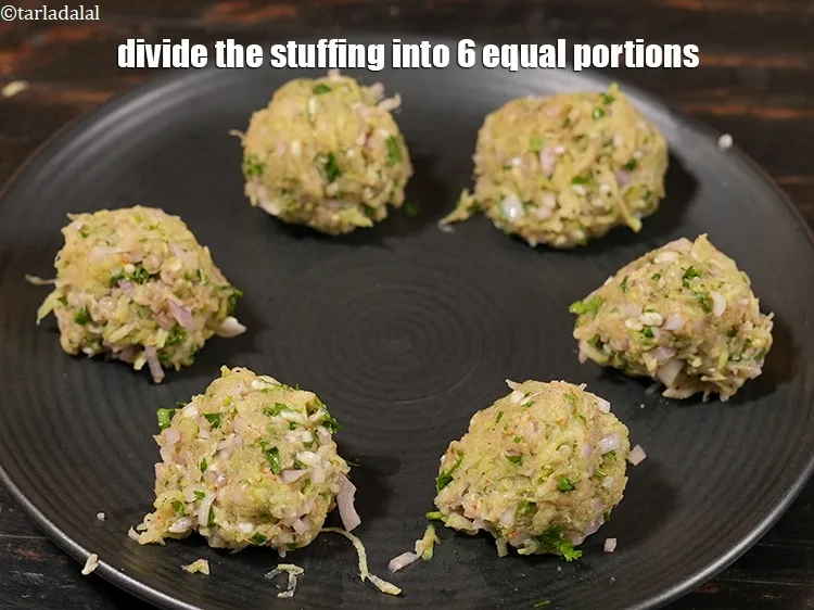 Step 16 – Divide the stuffing into 6 equal portions.