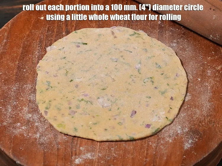 स्टेप 15 – आटे के एक भाग को १०० मि। मी। (४&rdquo;) व्यास …