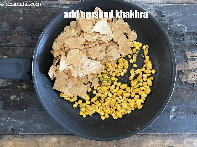 Step 22 – Add the khakhra.