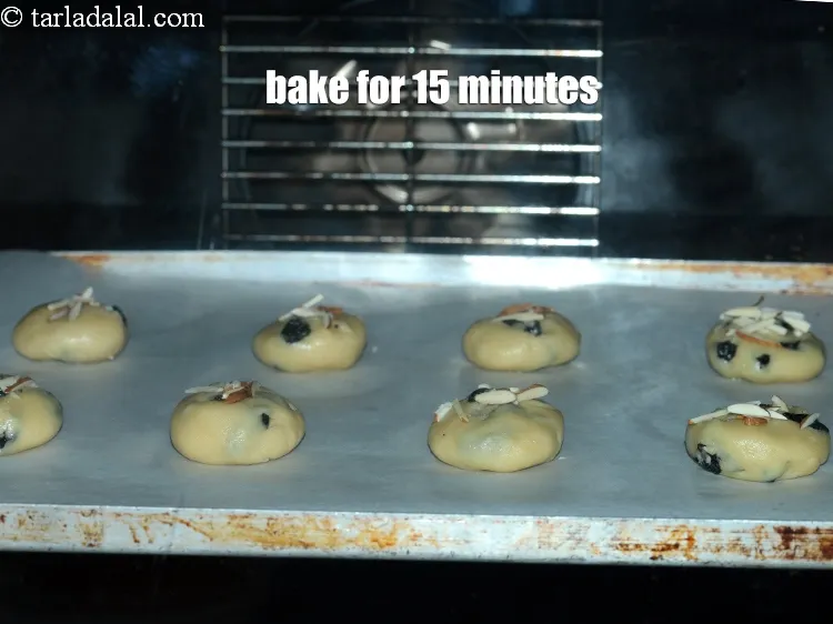 Step 14 – Bake in a pre-heated oven at 180&deg;c (360&deg;f) for 15 minutes.