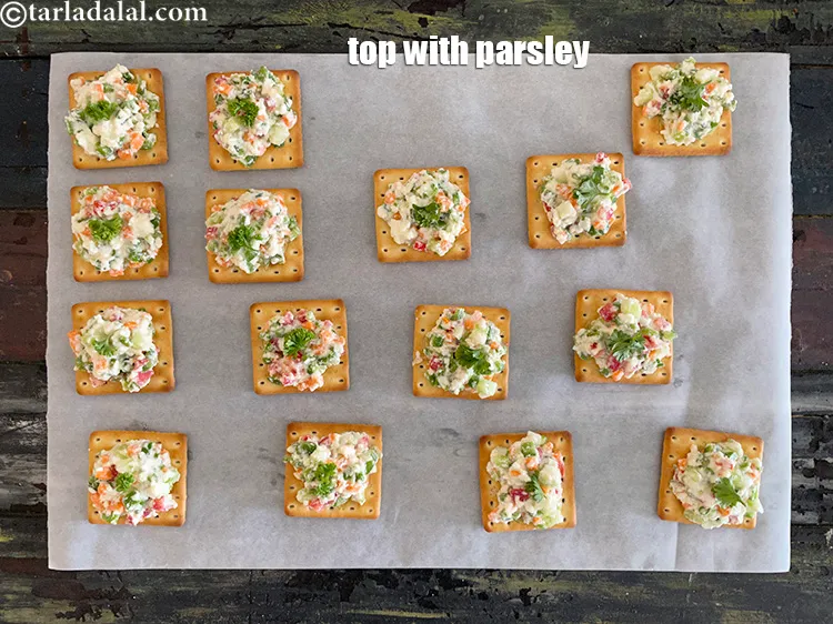 Step 17 – Top <strong>crackers with paneer and vegetable spread | Indian crackers with paneer spread &nbsp;| no …
