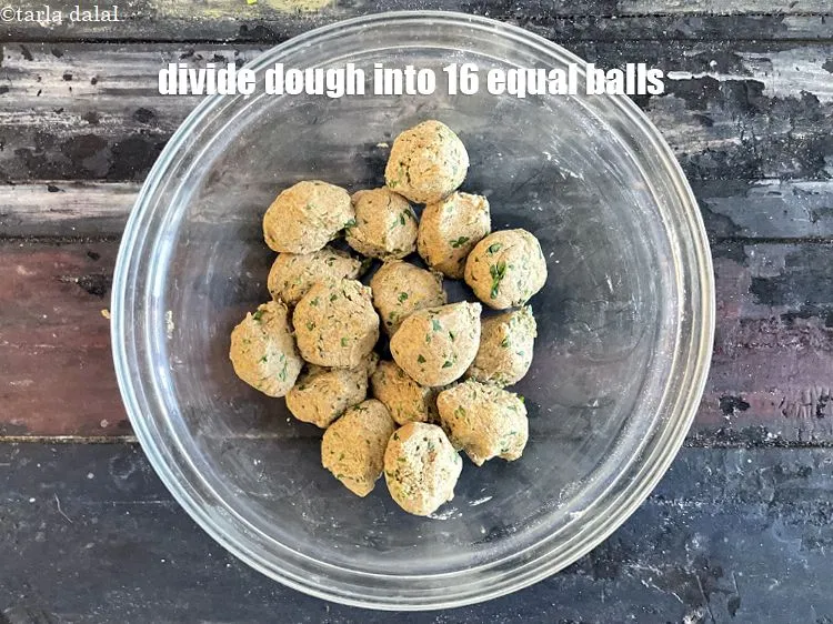 Step 17 – <meta charset="UTF-8" /> To make <strong>nachni coriander khakhra recipe | ragi khakhra with kothmir | …