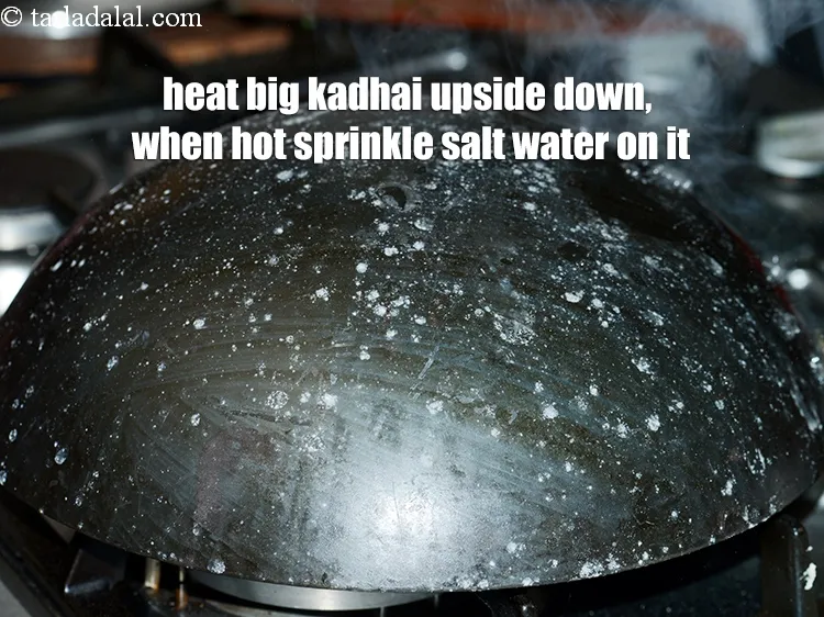 स्टेप 25 – घर पर रुमाली रोटी बनाते समय आप इन्हें आसानी से …