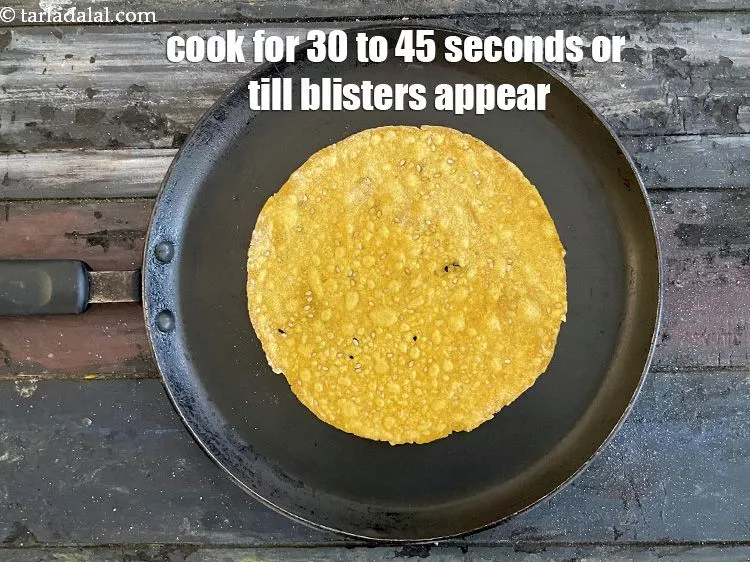 स्टेप 18 – एक तरफ से 30 से 45 सेकंड तक या बुलबुले …