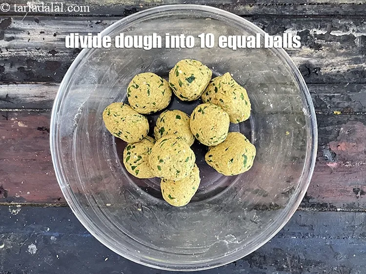 Step 18 – To make <strong>oats methi multiflour khakhra recipe | healthy&nbsp;oats methi</strong><strong> khakhra |</strong>&nbsp;<strong>Indian&nbsp;oats garlic khakhra | …