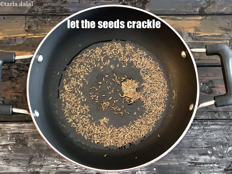 स्टेप 16 – बीज को चटकने दीजिये।