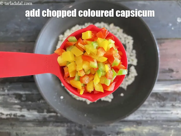 Step 17 – Add&nbsp;<meta charset="UTF-8" />1/4 cup&nbsp;chopped coloured capsicum.