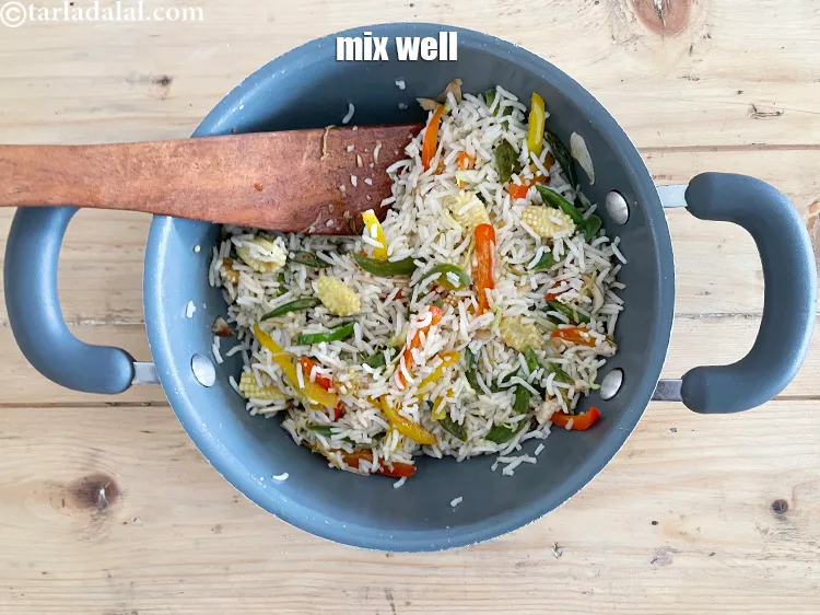 Step 20 – Mix <strong>Jain vegetable fried rice | Jain veg Chinese fried rice | no onion, garlic …