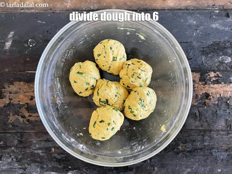 Step 17 – <meta charset="UTF-8" /> To make <strong>paneer methi roti recipe | healthy whole wheat paneer methi …