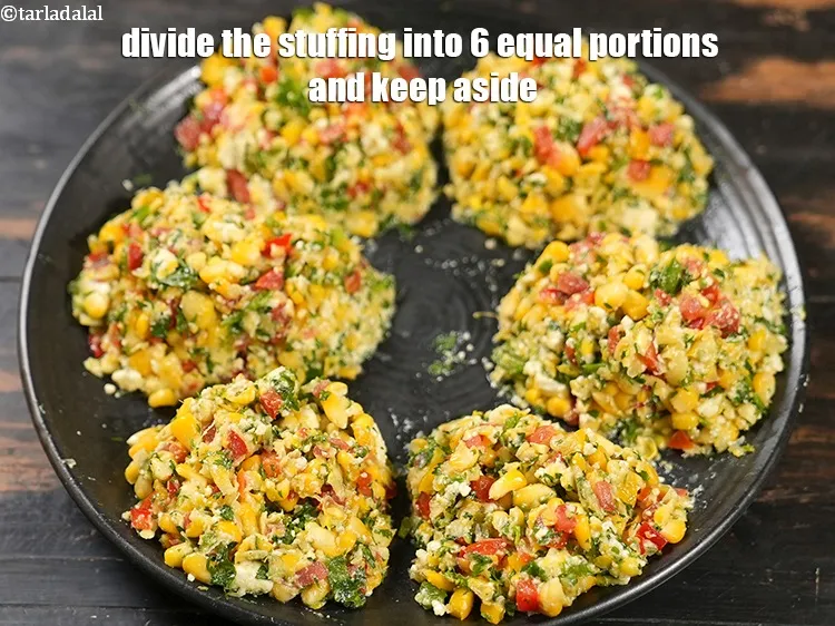 स्टेप 20 – भरवां&nbsp;को 6 बराबर भागों में बांटकर एक तरफ रख दें।