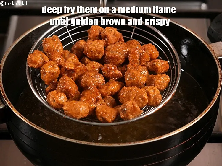 Step 17 – Deep fry them on a medium flame until golden brown and crispy.