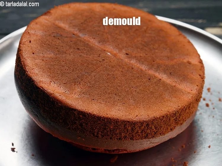 Step 21 – Demould the cake.