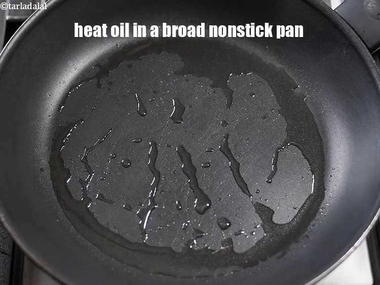 Step 17 – To make <strong>tandoori mushroom recipe | mushroom tikka on tava | healthy tandoori masala |&nbsp;</strong>heat …