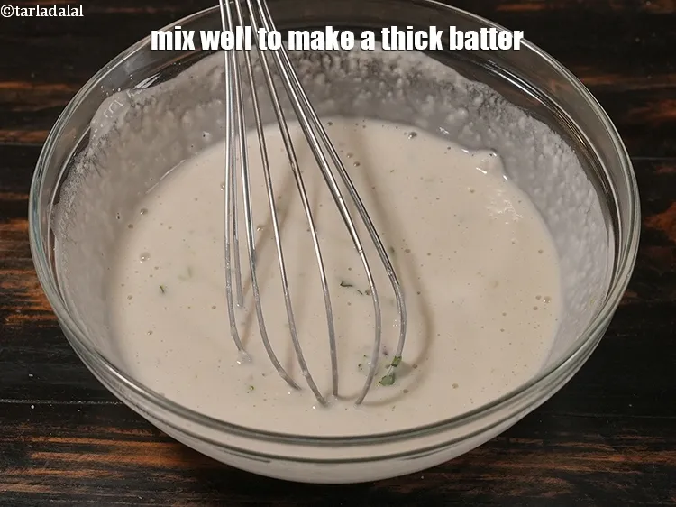 स्टेप 16 – गाढ़ा घोल बनाने के लिए अच्छी तरह मिलाएं।
