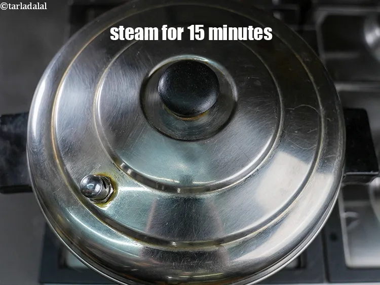 स्टेप 17 – स्टीमर में 15 मिनट तक या मुठिया में डाला गया …