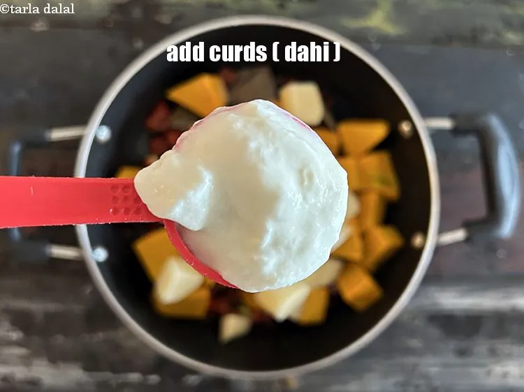 Step 17 – Add&nbsp;<meta charset="UTF-8" />2 tbsp&nbsp;<a href="glossary-curd-dahi-yogurt-yoghurt-383i">curds (dahi)</a>.