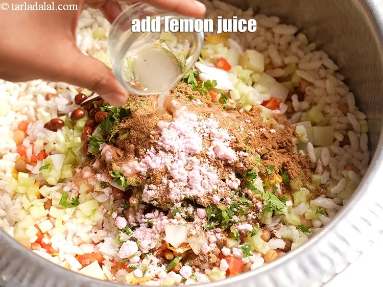 Step 18 – Add 2 tbsp <a href="https://www.tarladalal.com/glossary-lemon-juice-numbi-ka-ras-nimbu-ka-juice-471i">lemon juice</a>.