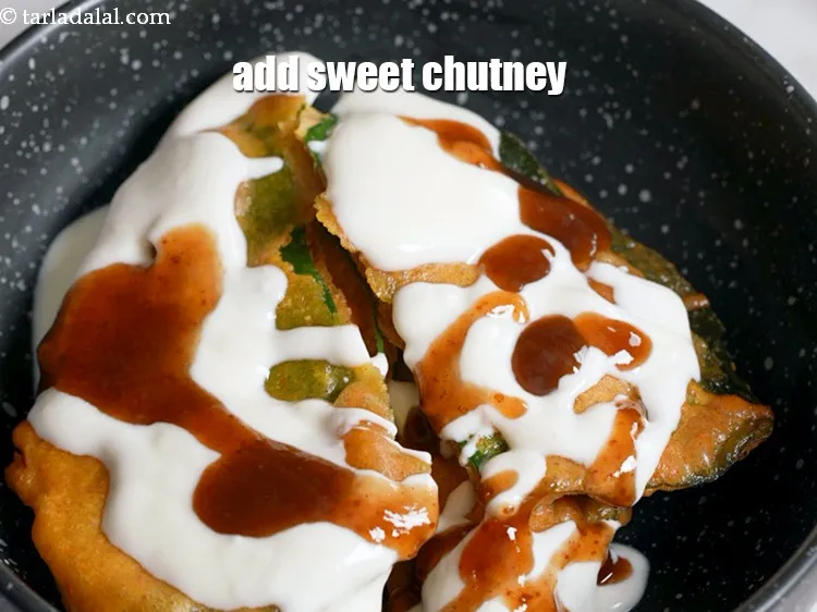 Step 17 – Add 1 tbsp of <a href="https://tarladalal.com/sweet-chutney-22265r">sweet chutney</a>.