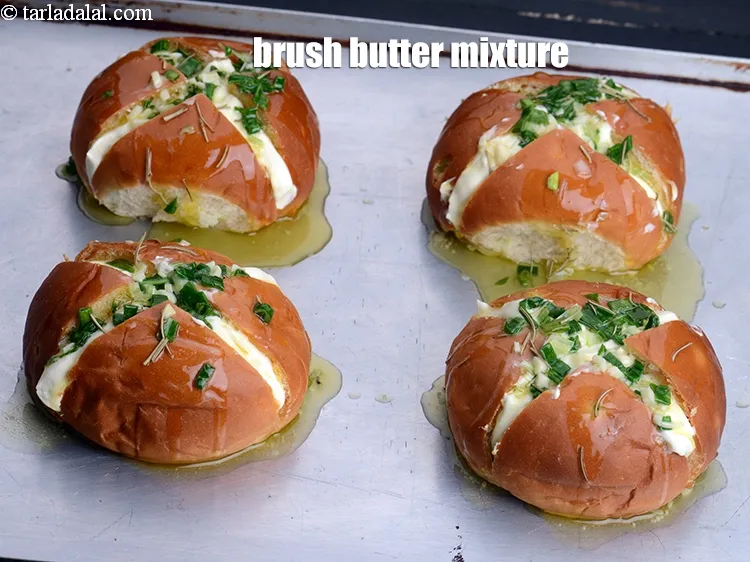 Step 17 – Brush the butter mixture evenly all over the bun.&nbsp;