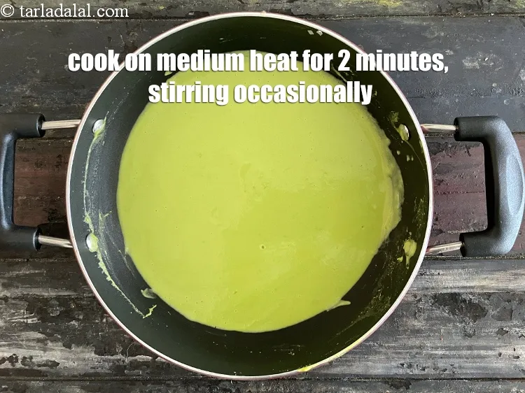 स्टेप 19 – बीच-बीच में हिलाते हुए मध्यम आंच पर 2 मिनट तक …