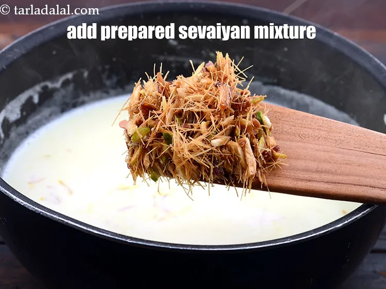 Step 17 – Add the prepared sevaiyan mixture.