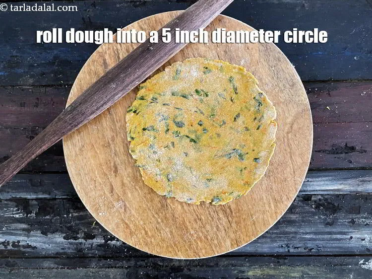 Step 17 – Roll out&nbsp;dough into a 125 mm. (5&quot;) diameter circle