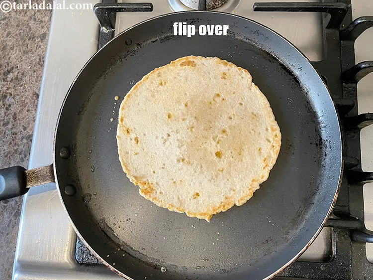 Step 18 – <meta charset="UTF-8" />Flip over after cooking for a little bit.&nbsp;