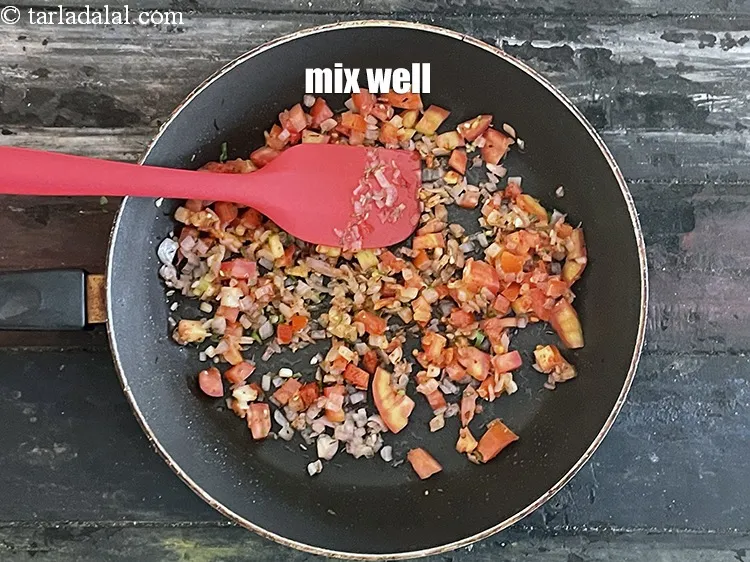 स्टेप 23 – अच्छी तरह से मलाएं।