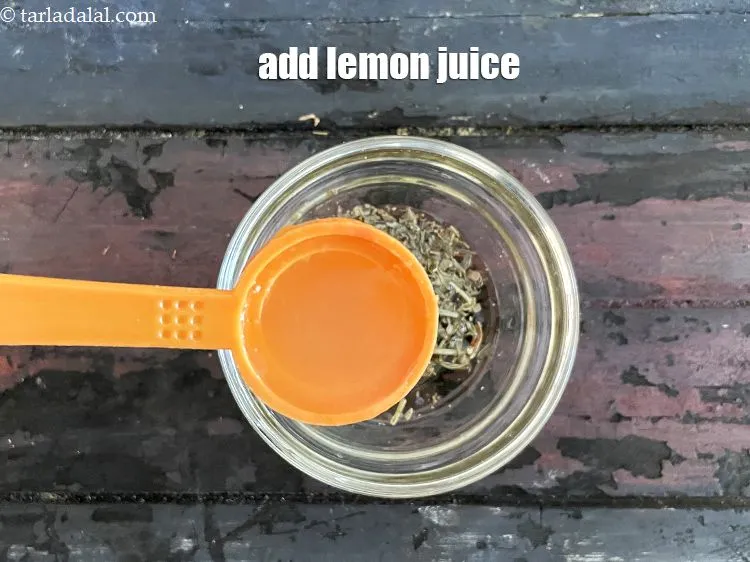 Step 13 – Add&nbsp;2 tsp&nbsp;<a href="glossary-lemon-juice-numbi-ka-ras-nimbu-ka-juice-471i">lemon juice</a>.