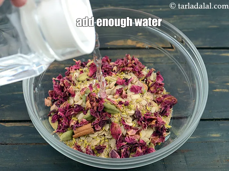 स्टेप 17 – पर्याप्त पानी डालें।