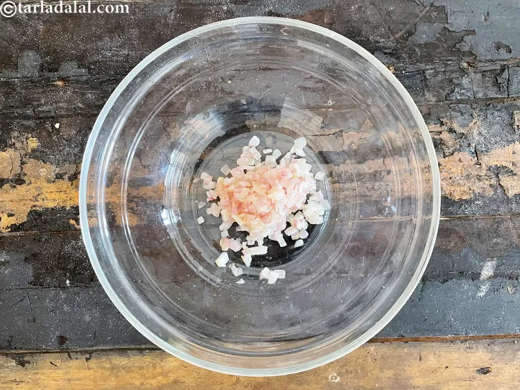 Step 19 – Transfer the onions into a deep glass&nbsp;bowl.