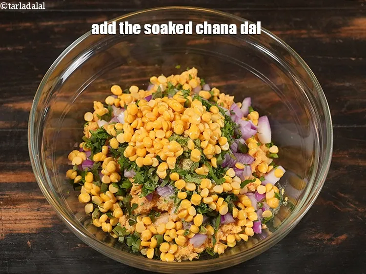 Step 18 – Add the soaked chana dal.