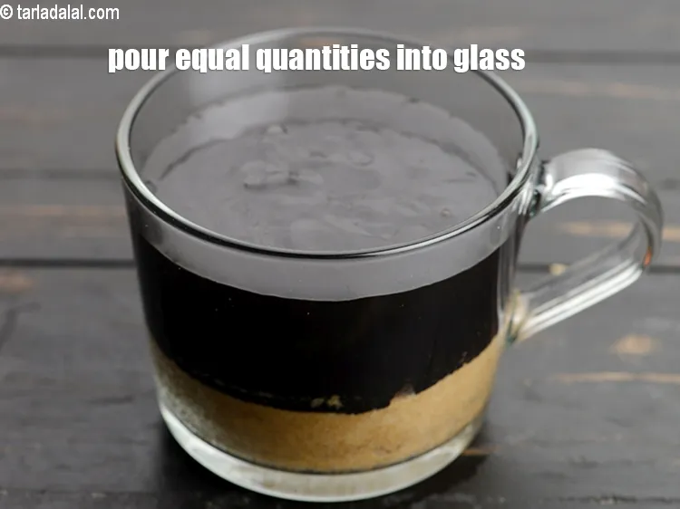 Step 17 – Pour equal quantities into the prepared biscuit-butter mixture glass.