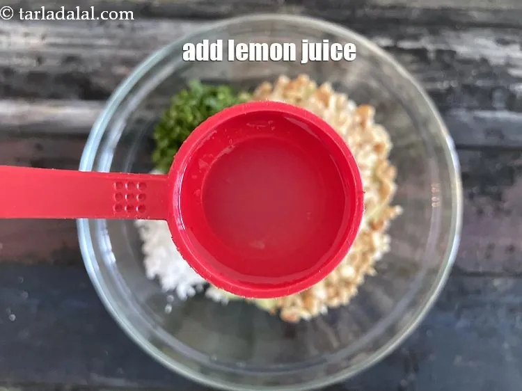 Step 20 – Add&nbsp;1/2 tbsp&nbsp;<a href="https://tarladalal.com/glossary-lemon-juice-numbi-ka-ras-nimbu-ka-juice-471i">lemon juice</a>.