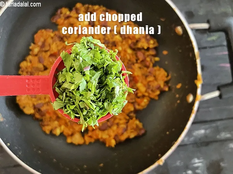 Step 38 – Add&nbsp;<meta charset="UTF-8" />1 tbsp&nbsp;<a href="glossary-chopped-coriander-783i">chopped coriander (dhania)</a>.