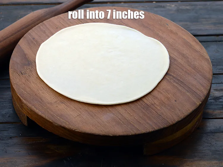 स्टेप 20 – १७५ मि। मी। (७&rdquo;) व्यास का थोड़ा मोटा गोल में …