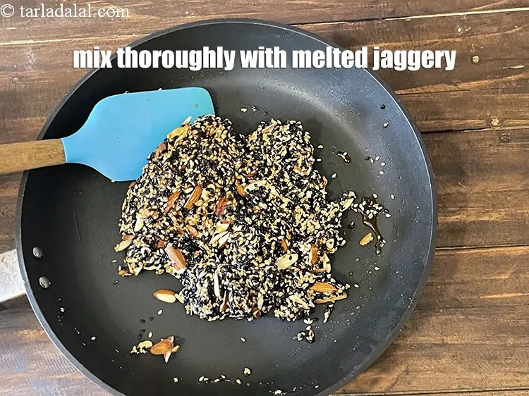 Step 17 – Mix thoroughly with the melted jaggery.&nbsp;