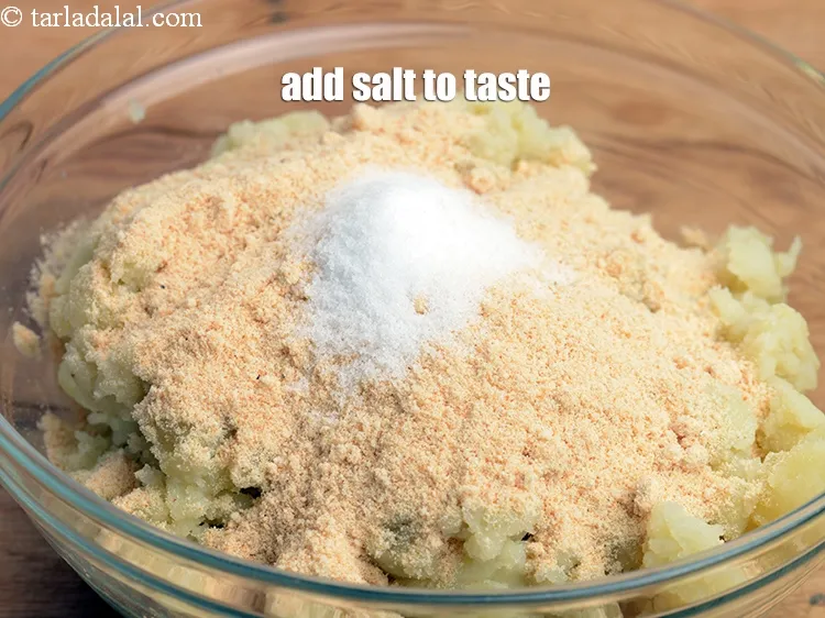 स्टेप 20 – स्वादानुसार नमक डालें।