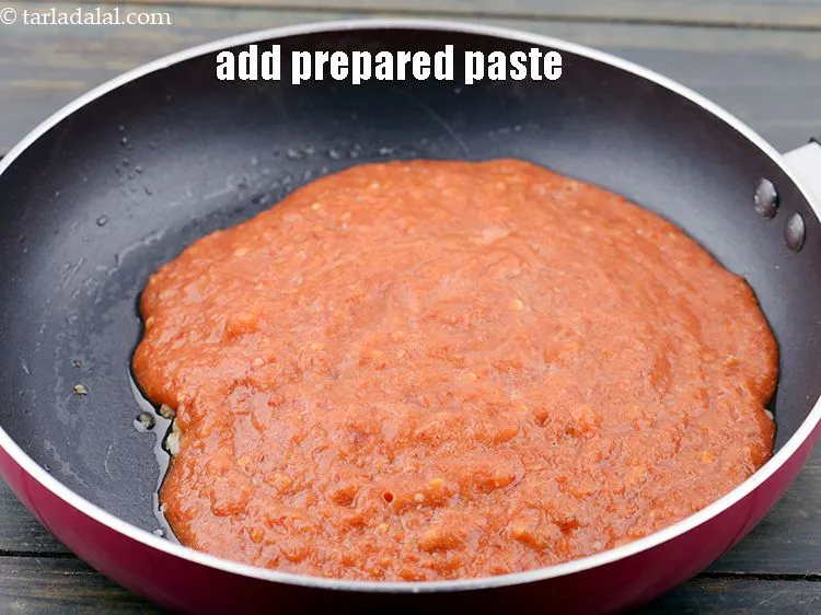 स्टेप 18 – तैयार पेस्ट डालें।