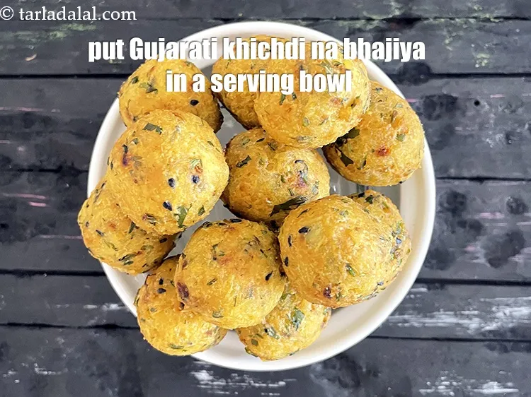 स्टेप 19 – <strong>खिचड़ी के पकोडे रेसिपी&nbsp;|&nbsp;लेफटओवर खिचड़ी के पकोडे&nbsp;|&nbsp;कुरकुरे खिचड़ी पकौड़े&nbsp;|&nbsp;बची हुई …