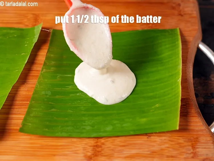 Step 20 – <meta charset="UTF-8" /> Put<strong> 1 1/2 tbsp</strong>&nbsp;of the batter on one half of the greased …