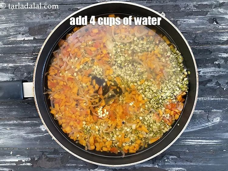 स्टेप 18 – ४&nbsp;कप पानी&nbsp;<span style=""font-size:11pt""><span style=""font-family:Calibri,sans-serif""><span style=""background-color:white""><span style=""font-family:&quot;Nirmala UI&quot;,sans-serif""><span style=""color:black"">डालें।</span></span></span></span></span>