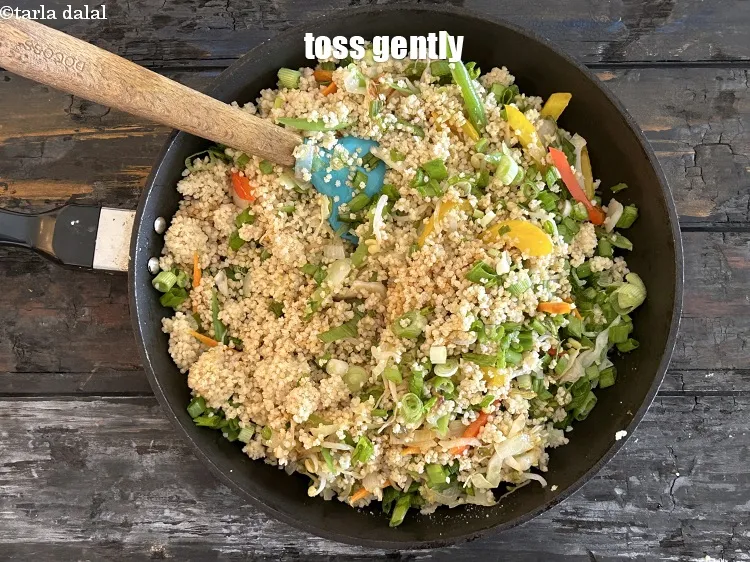 स्टेप 22 – धीरे से टॉस करें।