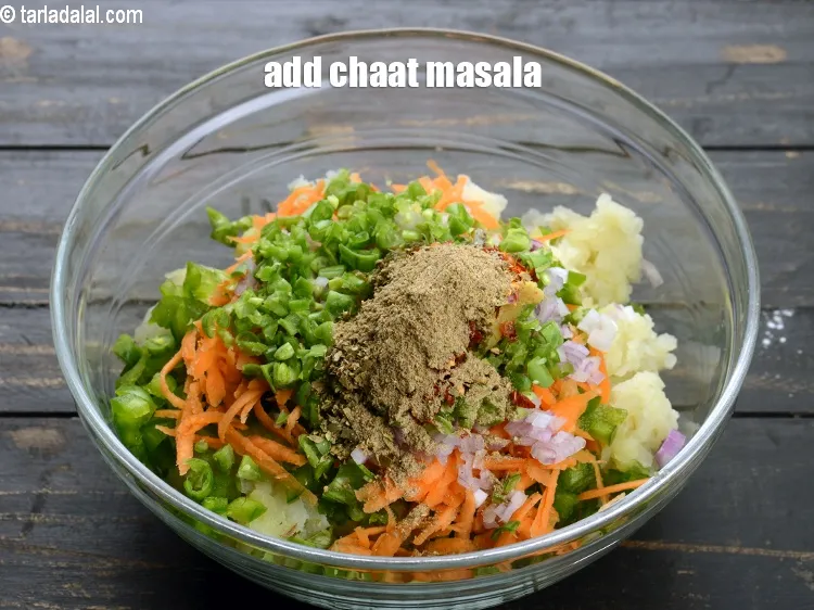 Step 20 – Add 1 tsp chaat masala.