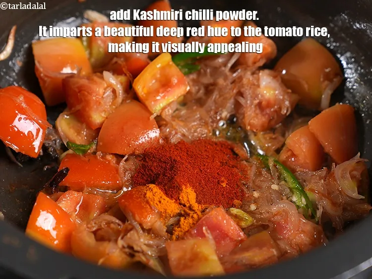 स्टेप 19 – <p>1/2 छोटा चम्मच&nbsp;<a href="">कश्मीरी लाल मिर्च पाउडर</a>&nbsp;मिलाएं । यह टमाटर …